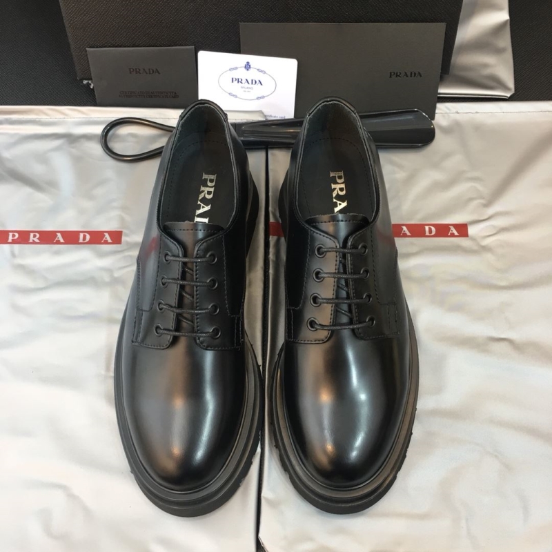 Pra*a leather shoes